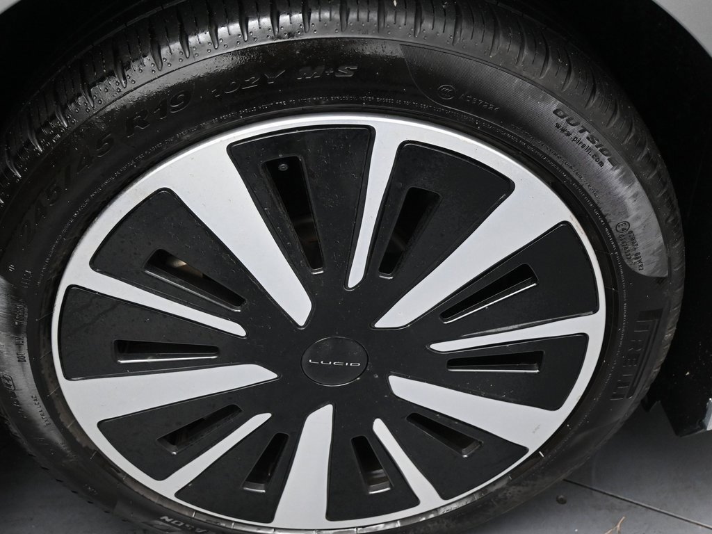 Used 2024 Lucid Air Touring image 36