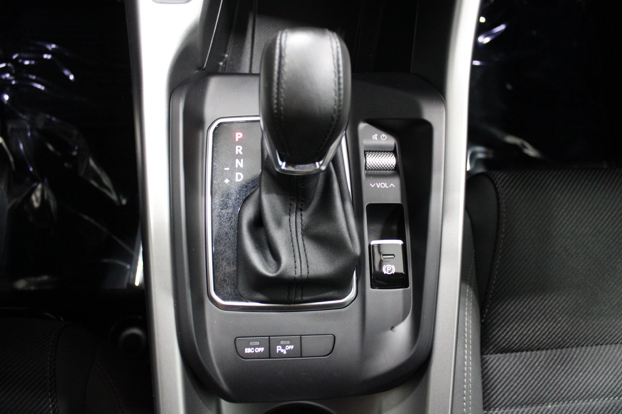 Used 2024 Dodge Hornet GT w/ GT Blacktop Package AWD/4WD image 32
