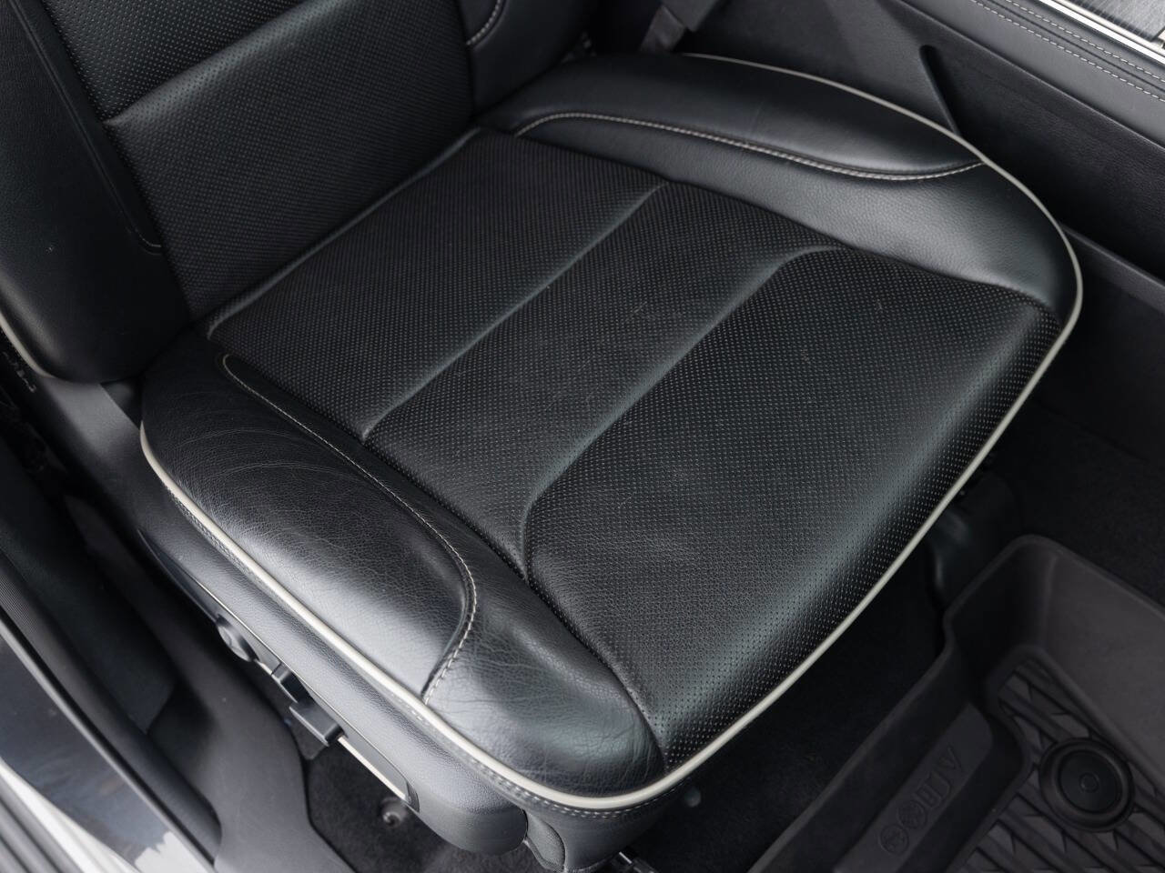 Used 2019 RAM 1500 Limited image 29