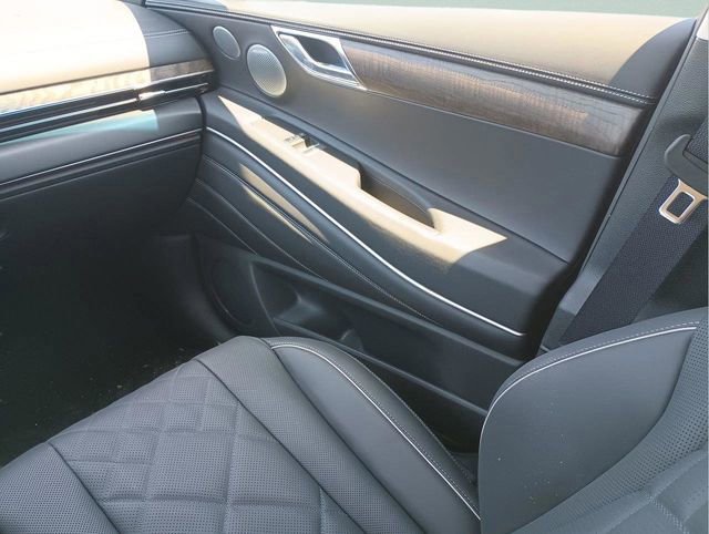 Used 2025 Genesis GV80 3.5T Prestige image 12