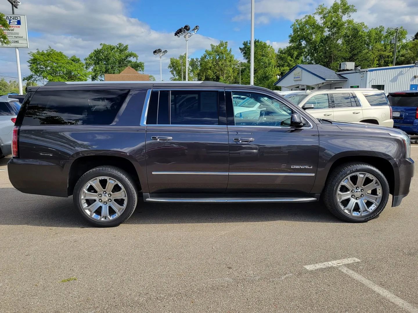 Used 2018 GMC Yukon XL Denali w/ Open Road Package image 3