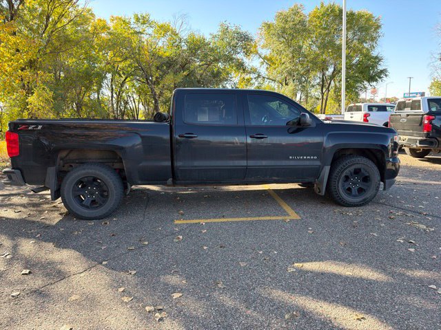 Used 2018 Chevrolet Silverado 1500 LT w/ All Star Edition AWD/4WD image 9
