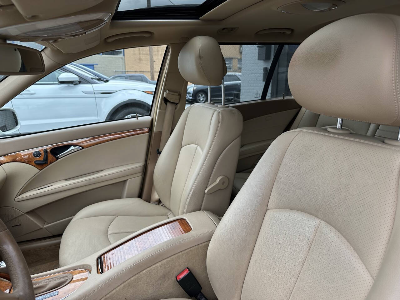 Used 2009 Mercedes-Benz E 350 4MATIC Wagon image 30