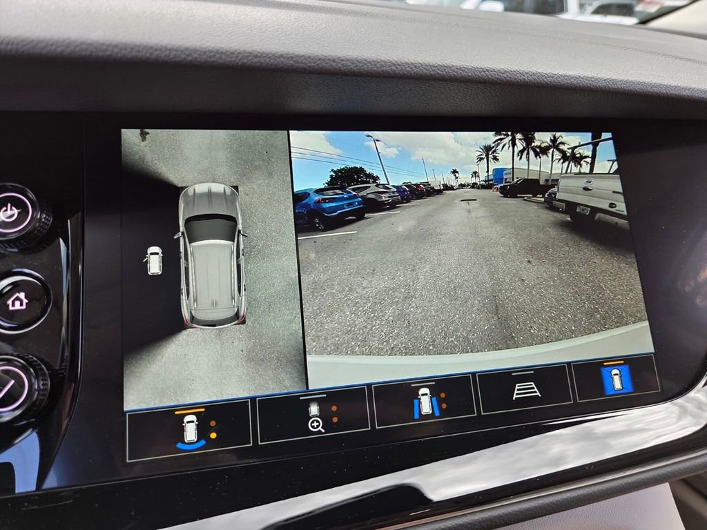 Used 2023 Buick Envision Avenir image 30
