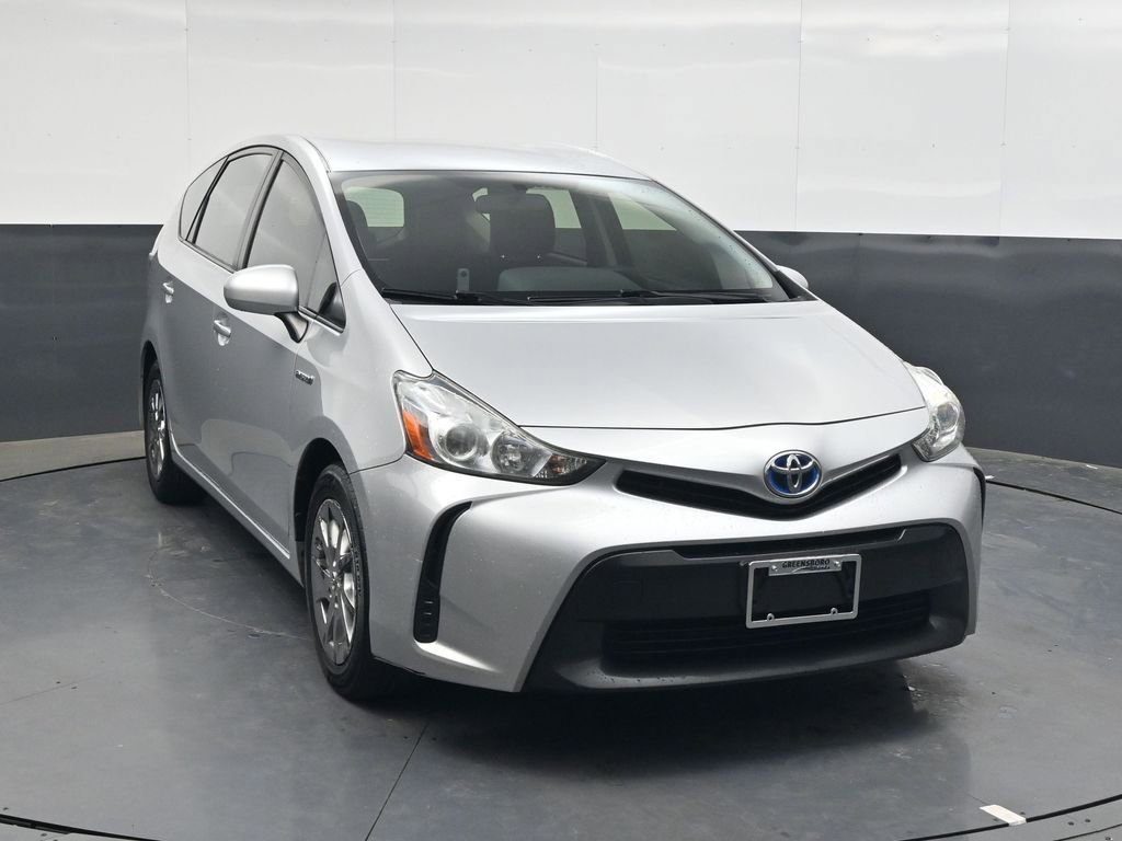 Used 2017 Toyota Prius V Two image 2