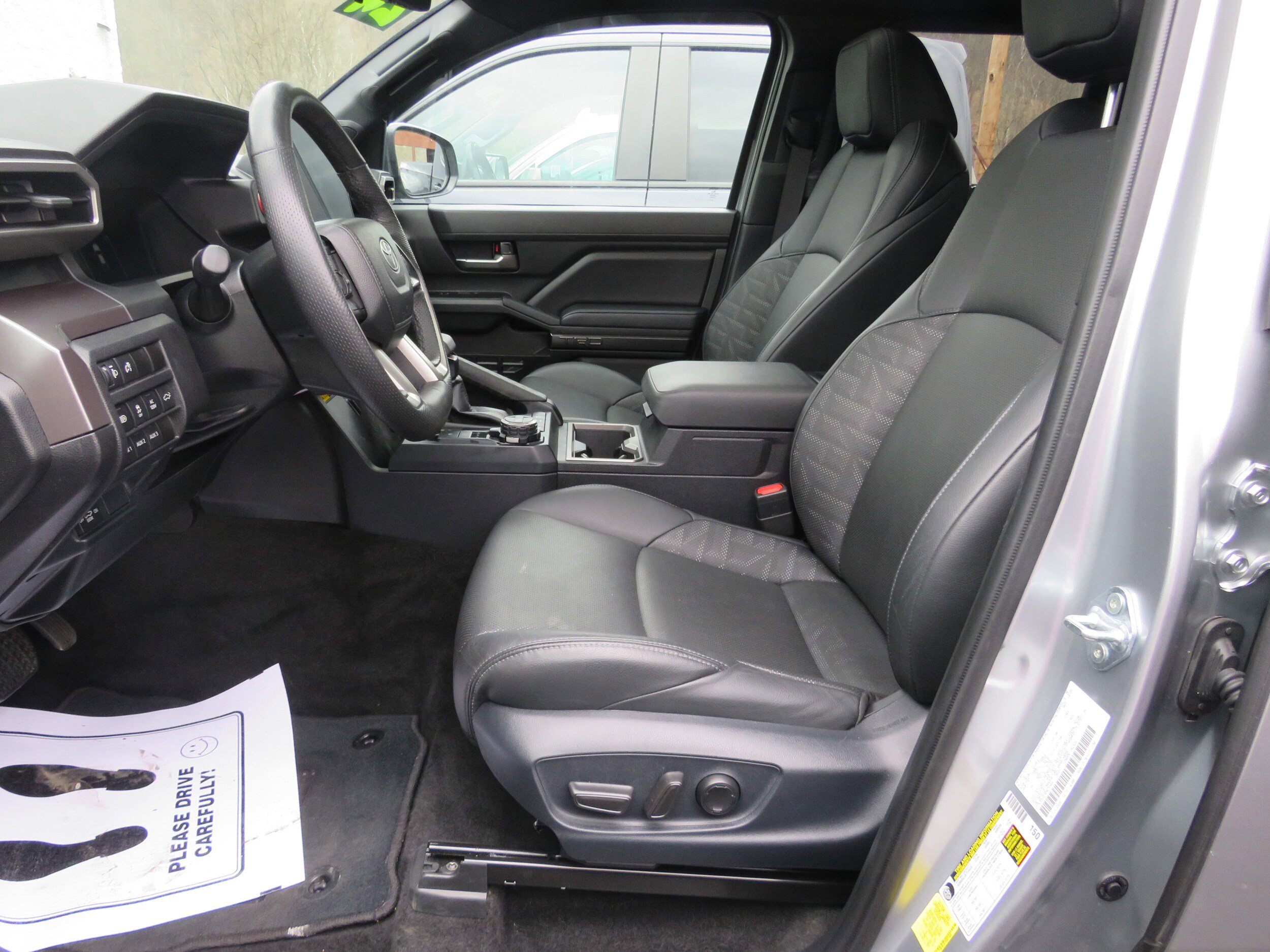 Used 2024 Toyota Tacoma TRD Off-Road w/ TRD Off Road Premium Package image 9