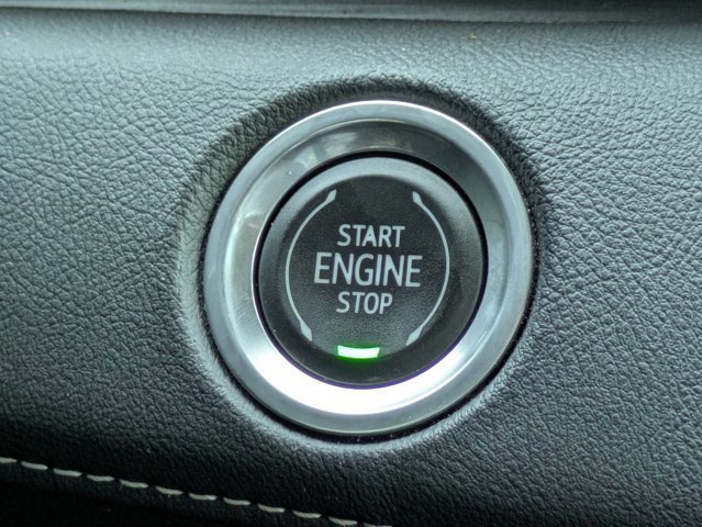 Used 2022 Cadillac Escalade Premium Luxury w/ Performance Package RWD image 32
