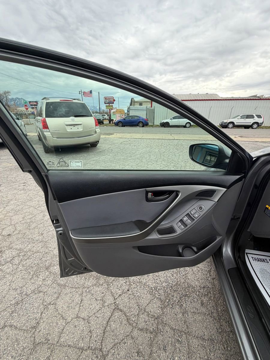 Used 2013 Hyundai Elantra GLS w/ Preferred Pkg image 25