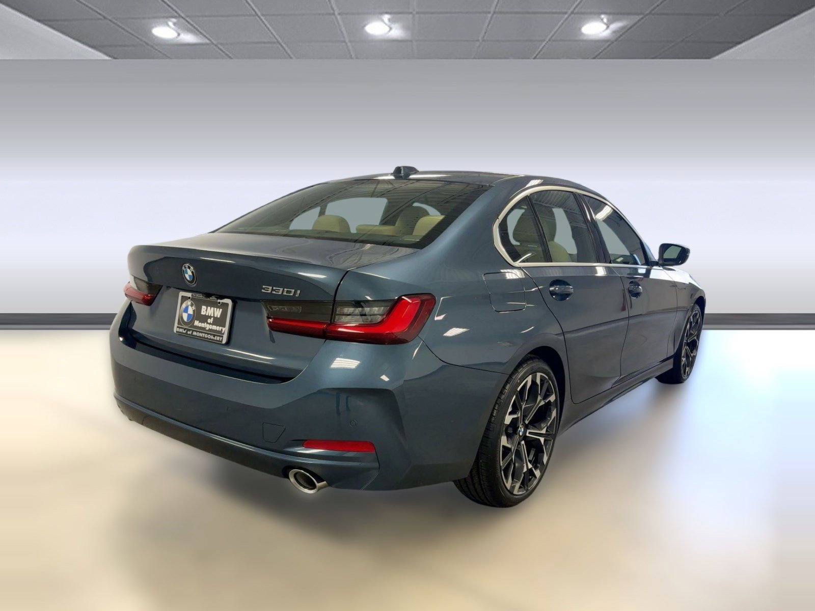 Used 2026 BMW 330i Sedan w/ Convenience Package image 8