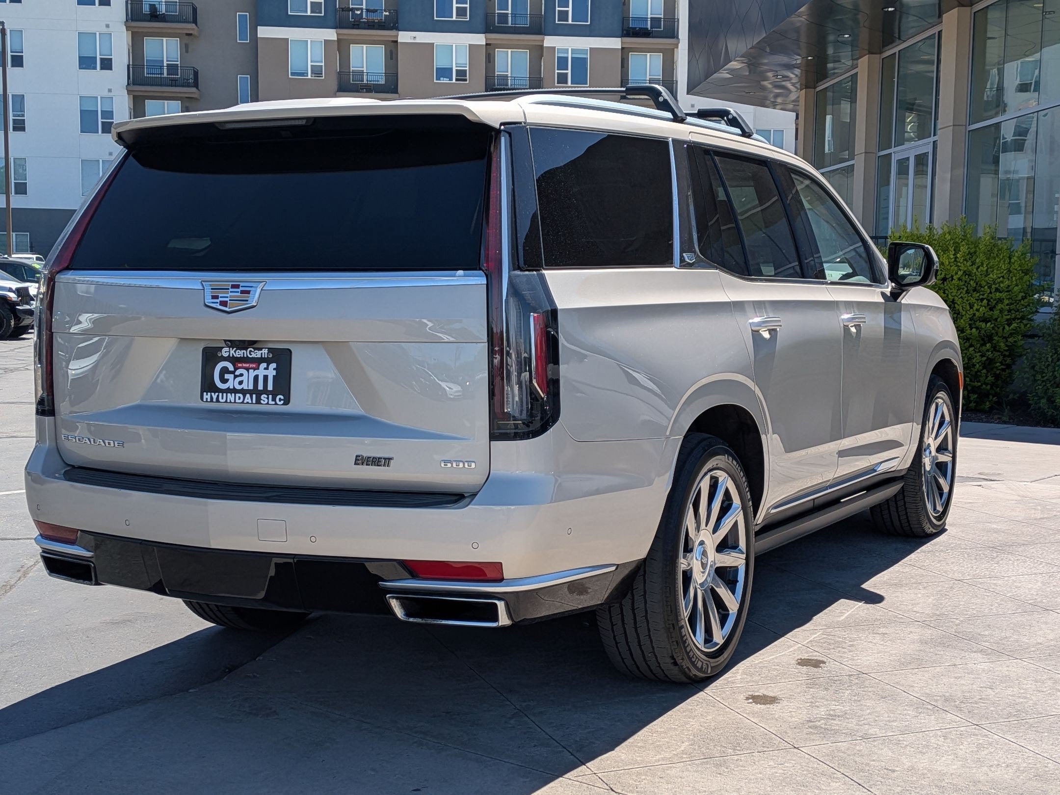 Used 2021 Cadillac Escalade Premium Luxury Platinum AWD/4WD image 3