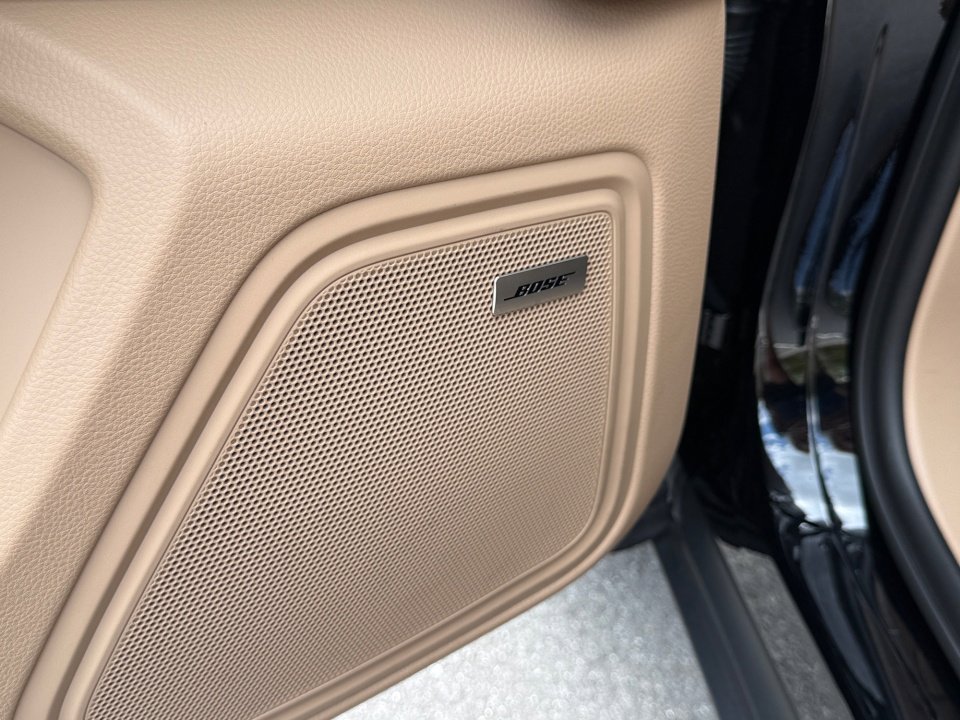 Certified 2024 Porsche Macan image 22