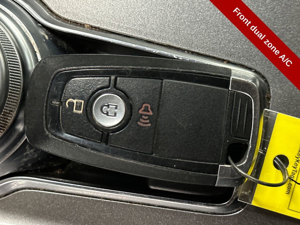 Used 2023 Ford Edge SEL image 32