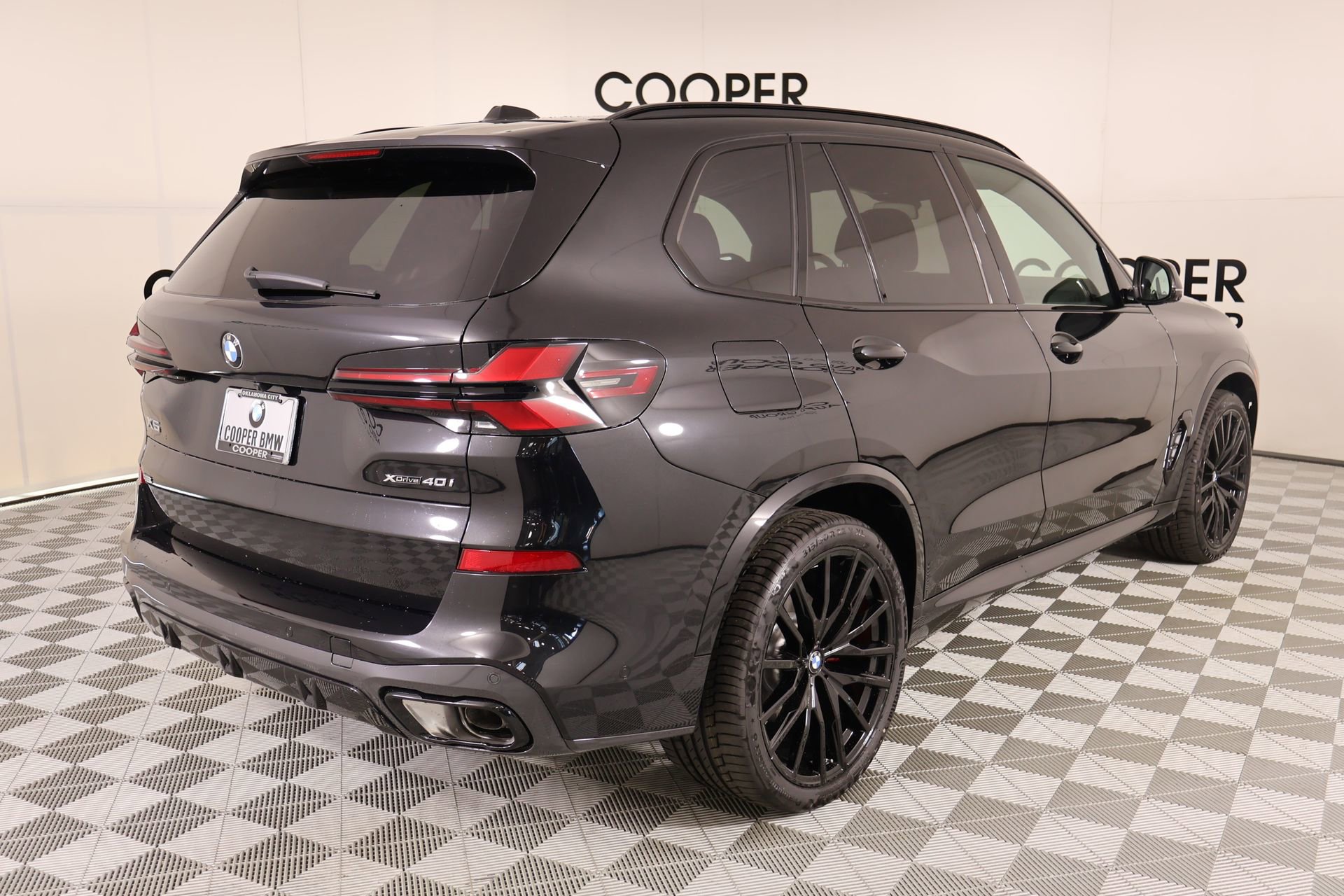 New 2026 BMW X5 xDrive40i w/ M Sport Package AWD/4WD image 22
