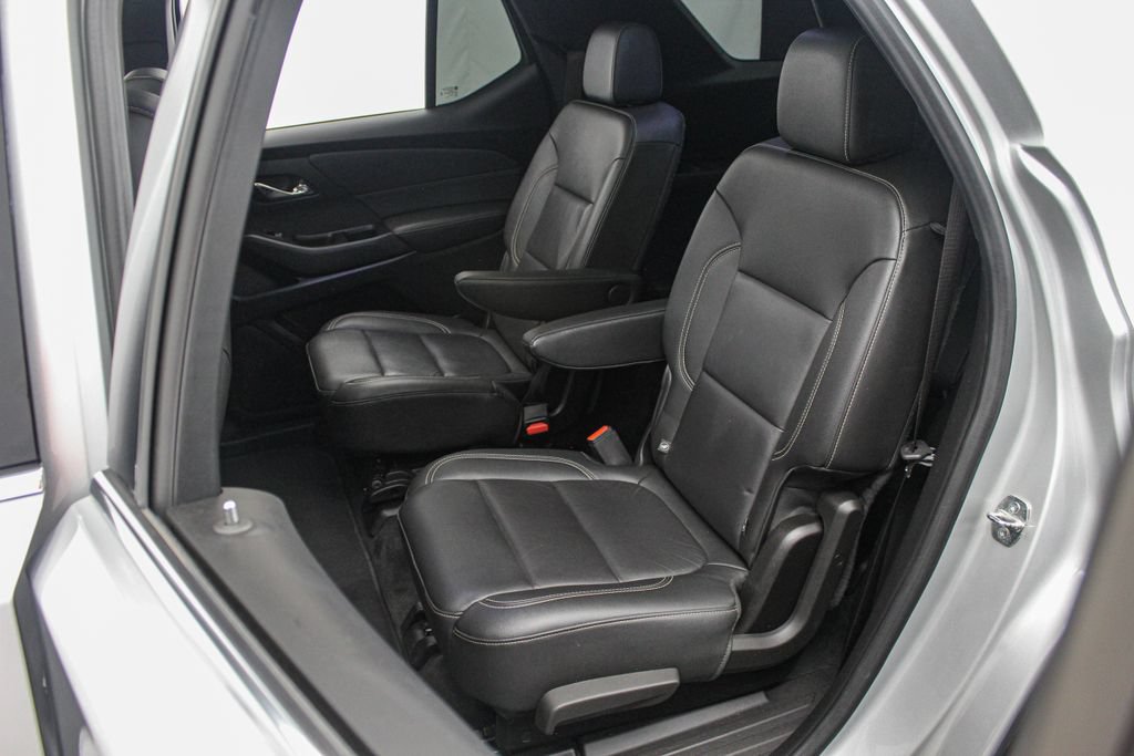 Used 2022 Chevrolet Traverse LT w/ LT Premium Package AWD/4WD image 22