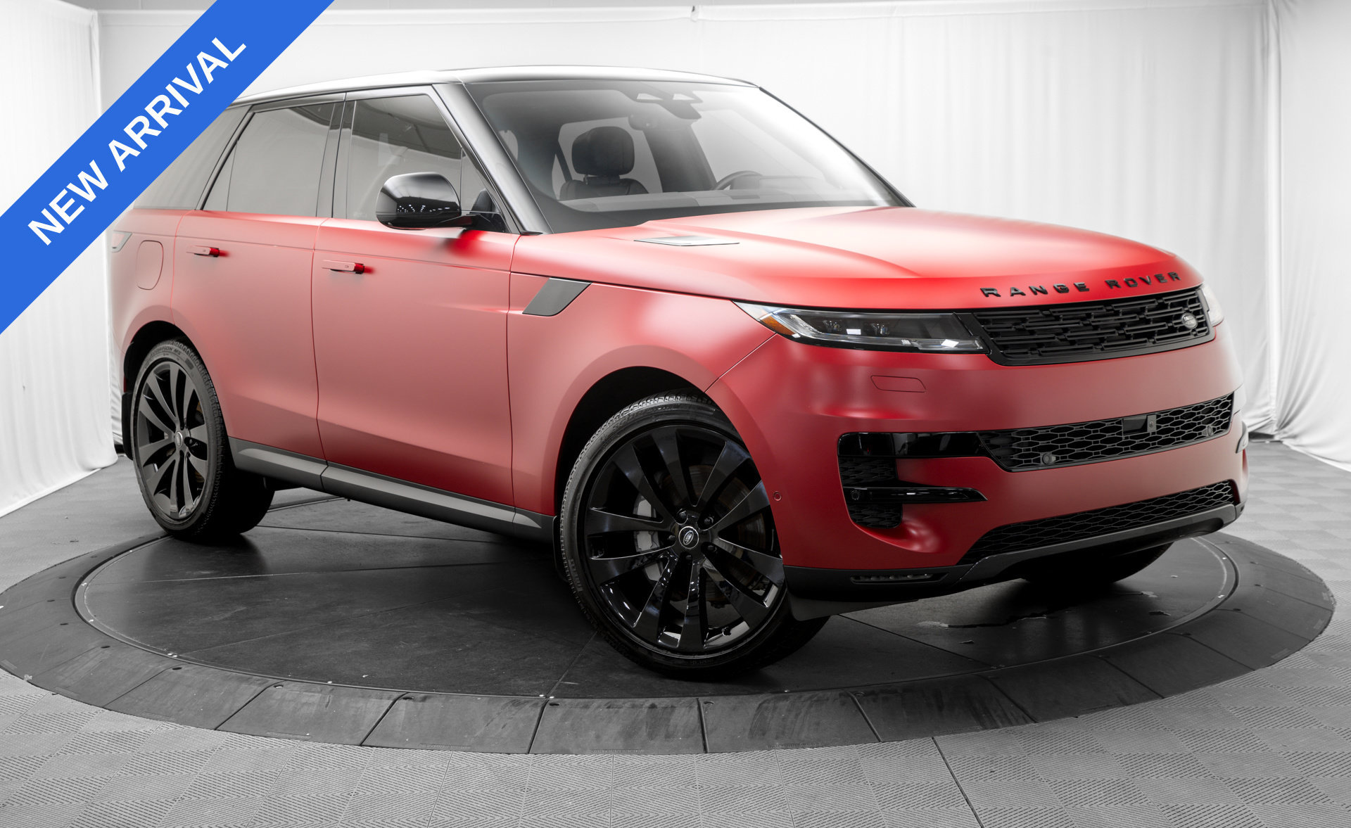 Used 2025 Land Rover Range Rover Sport SE