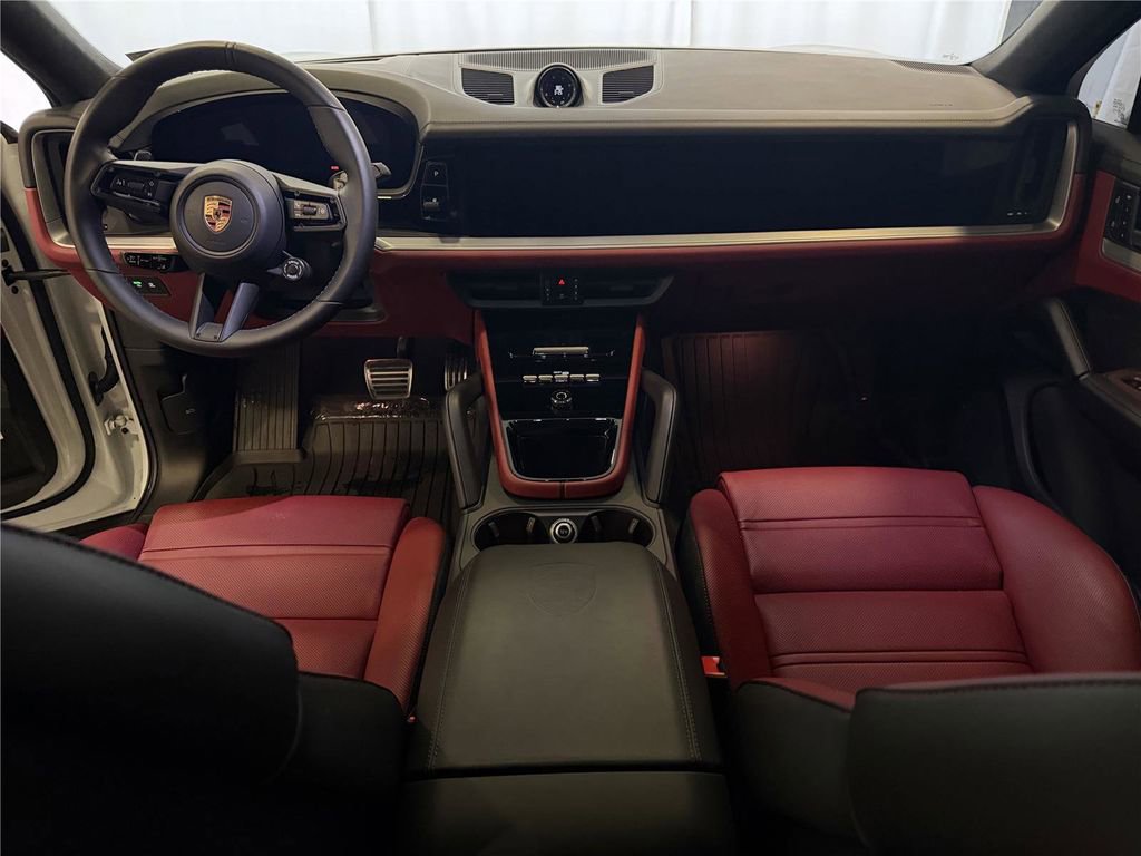 Certified 2025 Porsche Cayenne GTS AWD/4WD image 16