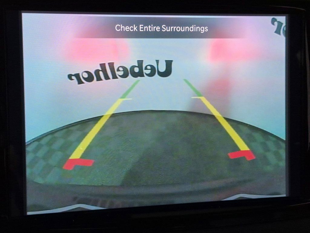 Used 2023 Chrysler Pacifica Touring-L image 19