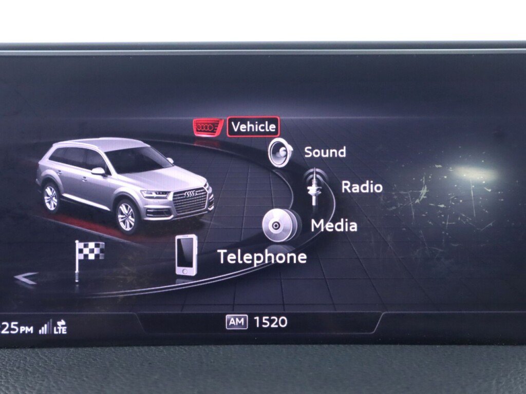 Used 2018 Audi Q7 3.0T Prestige w/ Prestige Package AWD/4WD image 18