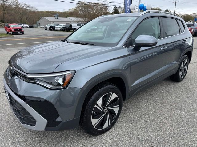 New 2026 Volkswagen Taos SE AWD/4WD image 1