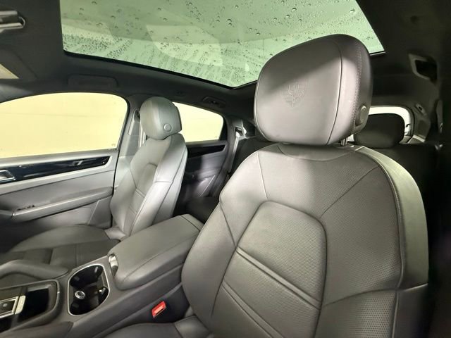 Used 2023 Porsche Cayenne Platinum Edition image 5