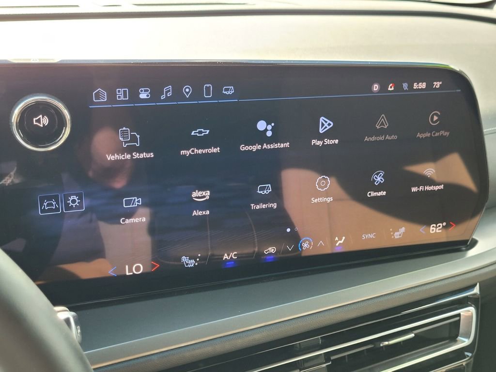 Certified 2025 Chevrolet Traverse LT FWD image 26