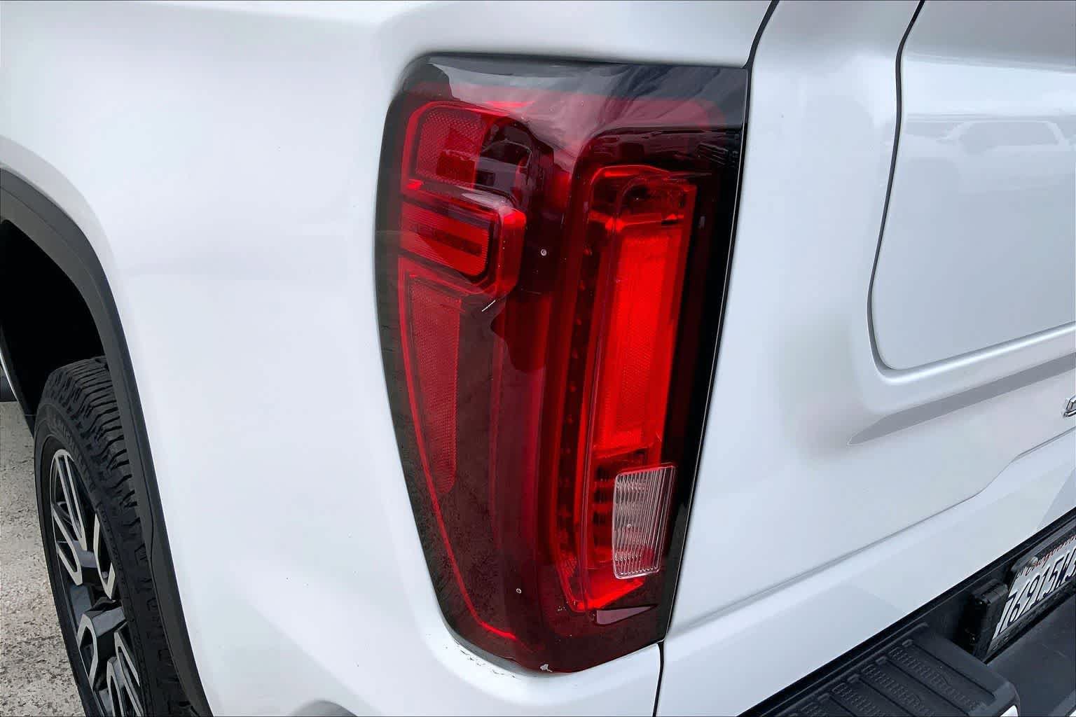 Used 2023 GMC Sierra 1500 AT4 w/ AT4 Premium Package AWD/4WD image 32