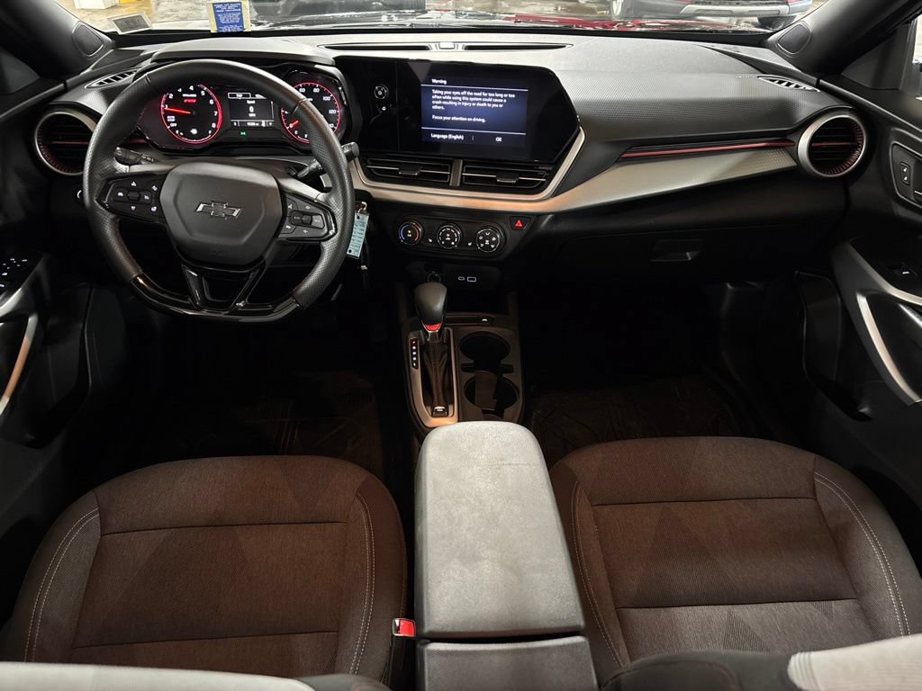 Used 2025 Chevrolet Trax RS FWD image 10