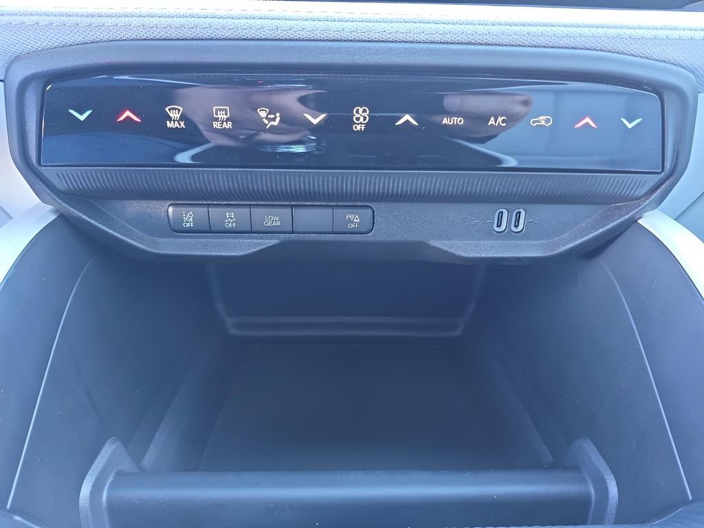 New 2026 Jeep Cherokee Laredo AWD/4WD image 23