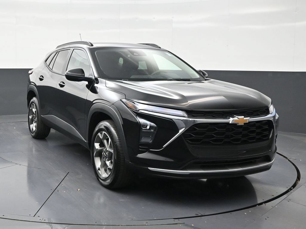 Used 2025 Chevrolet Trax LT w/ Driver Confidence Package FWD image 7