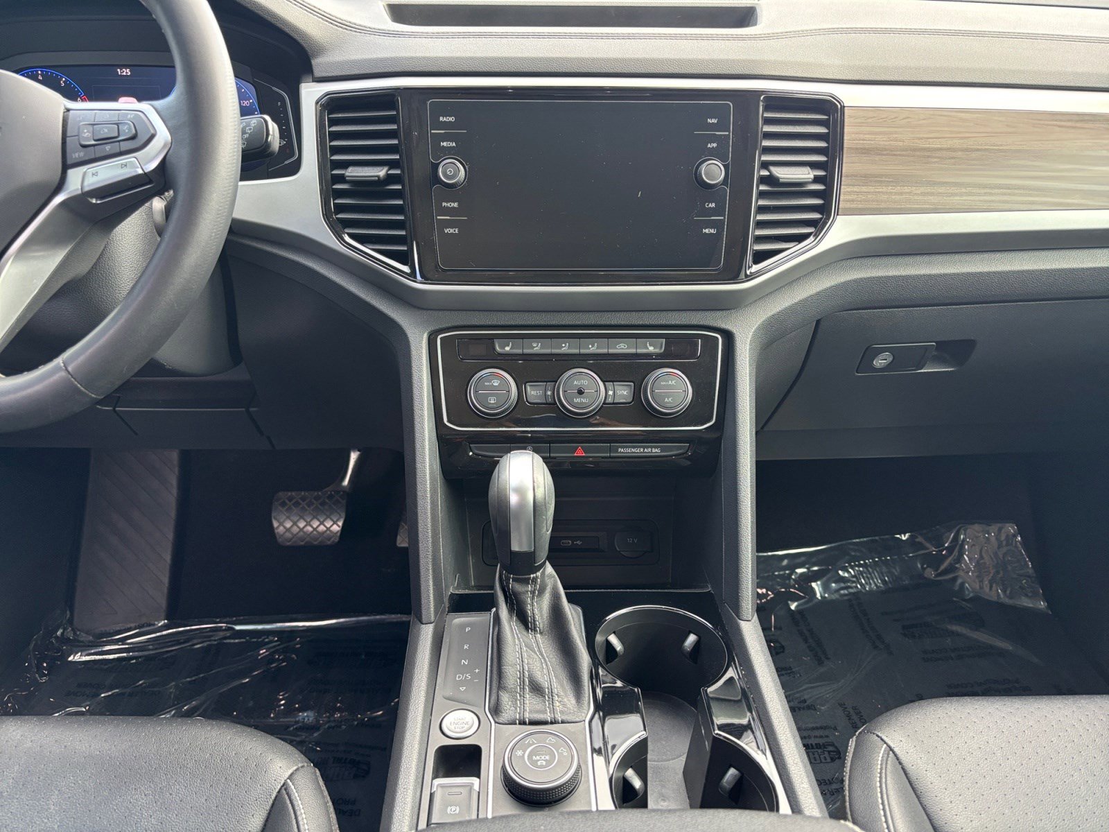 Used 2021 Volkswagen Atlas SEL w/ MDO Package (Bench Seat) image 11