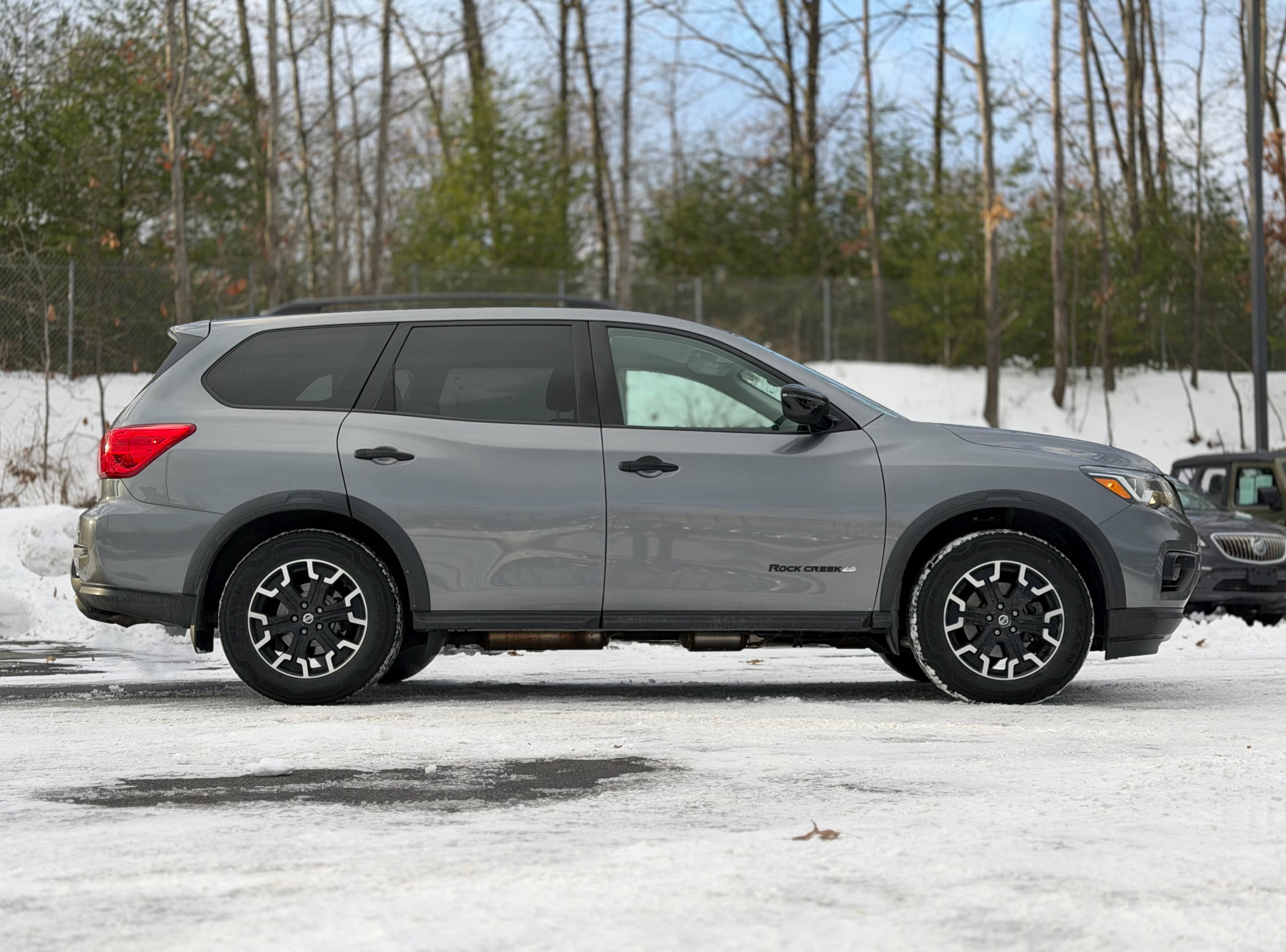 Used 2020 Nissan Pathfinder SV w/ Rock Creek Edition image 11