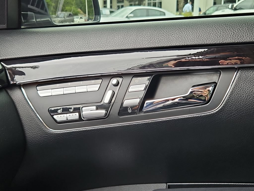 Used 2011 Mercedes-Benz S 550 w/ Sport Pkg image 26