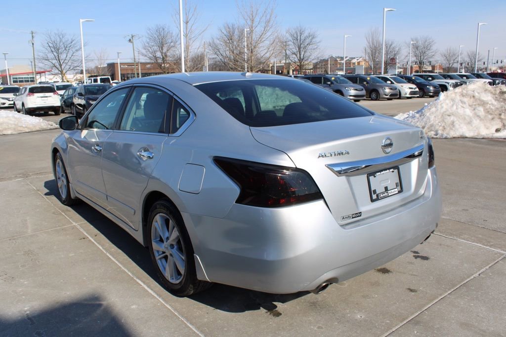 Used 2015 Nissan Altima 2.5 SV w/ Convenience Package image 5