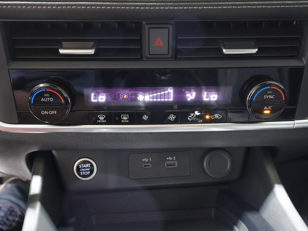 Used 2023 Nissan Rogue SV AWD/4WD image 27