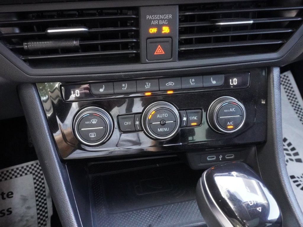 Used 2024 Volkswagen Jetta SEL image 15