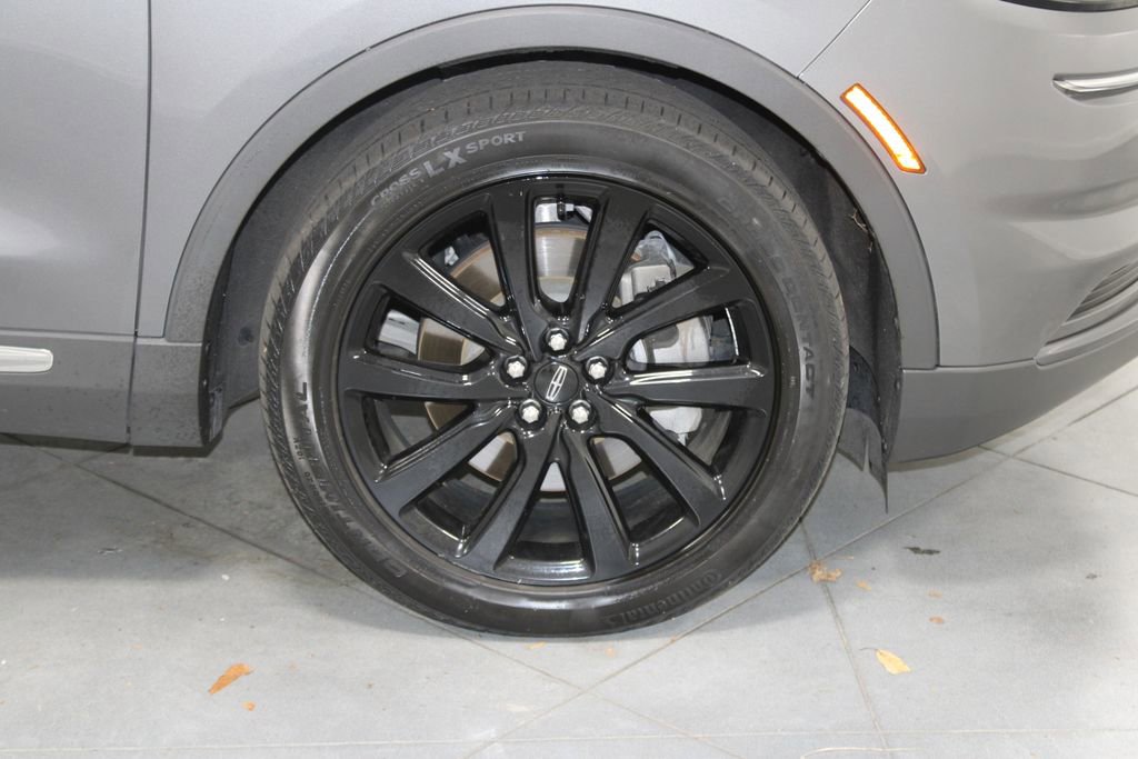 Used 2022 Lincoln Nautilus Reserve w/ Monochromatic Package image 12