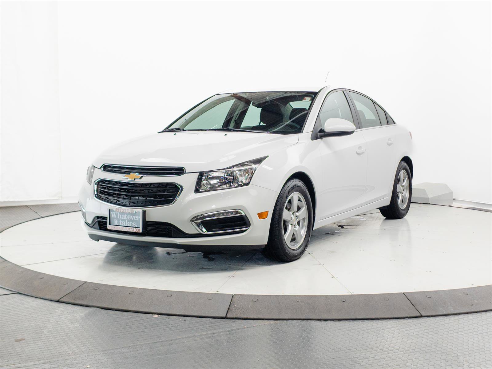 Used 2015 Chevrolet Cruze LT FWD image 3