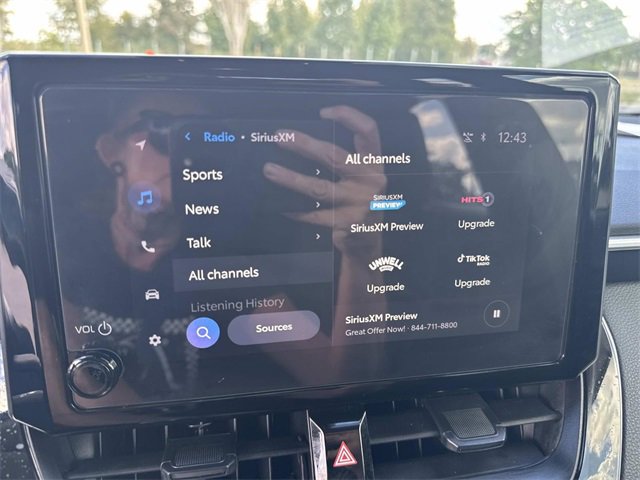 Used 2025 Toyota Corolla LE image 20