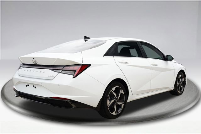 Used 2022 Hyundai Elantra Limited FWD image 12