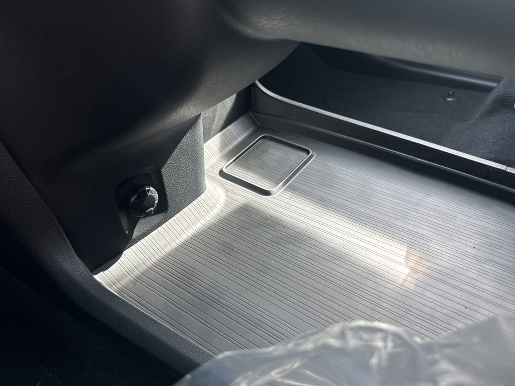 New 2026 Toyota Sienna Platinum AWD/4WD image 33