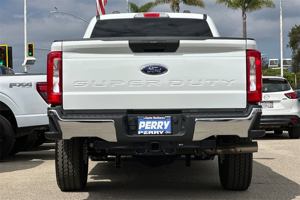 New 2025 Ford F250 XLT w/ FX4 Off-Road Package image 5