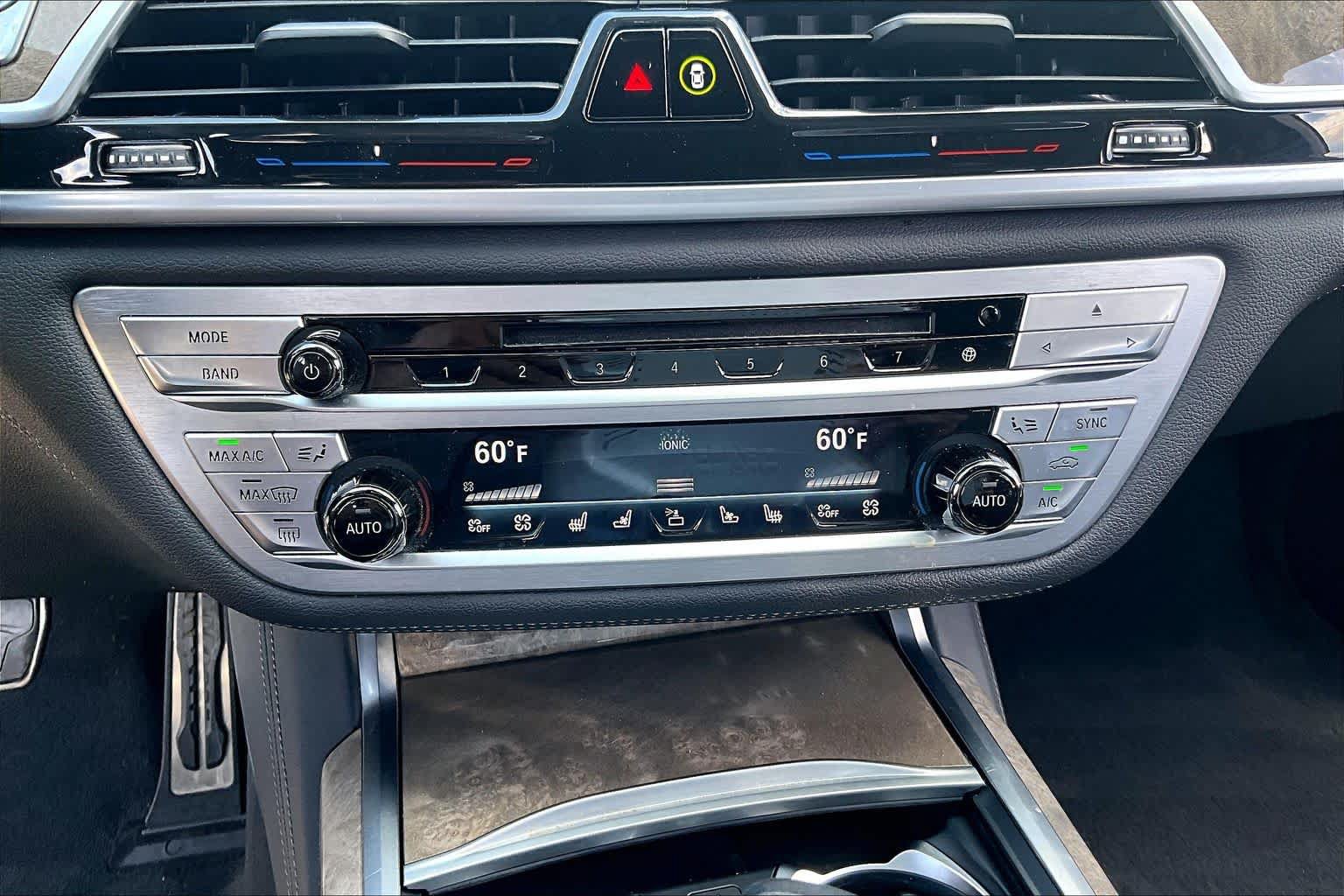 Used 2020 BMW 750i xDrive w/ Executive Package AWD/4WD image 33
