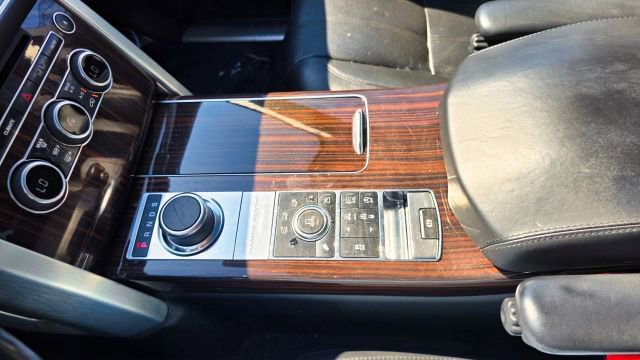 Used 2015 Land Rover Range Rover Supercharged AWD/4WD image 26