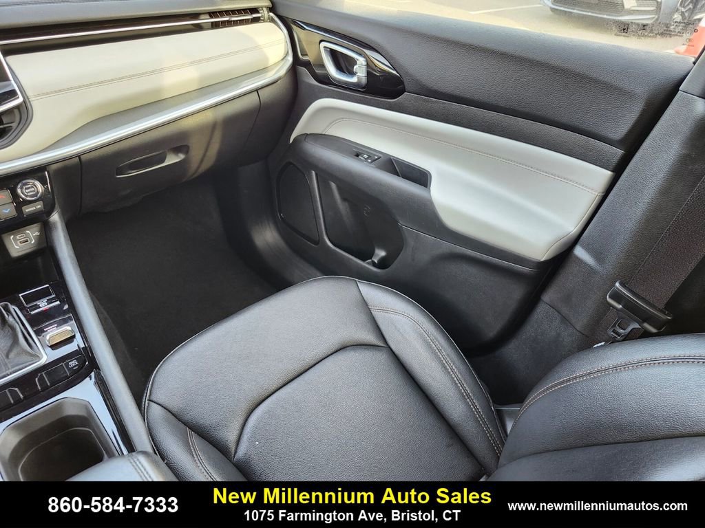 Used 2024 Jeep Compass Limited image 15