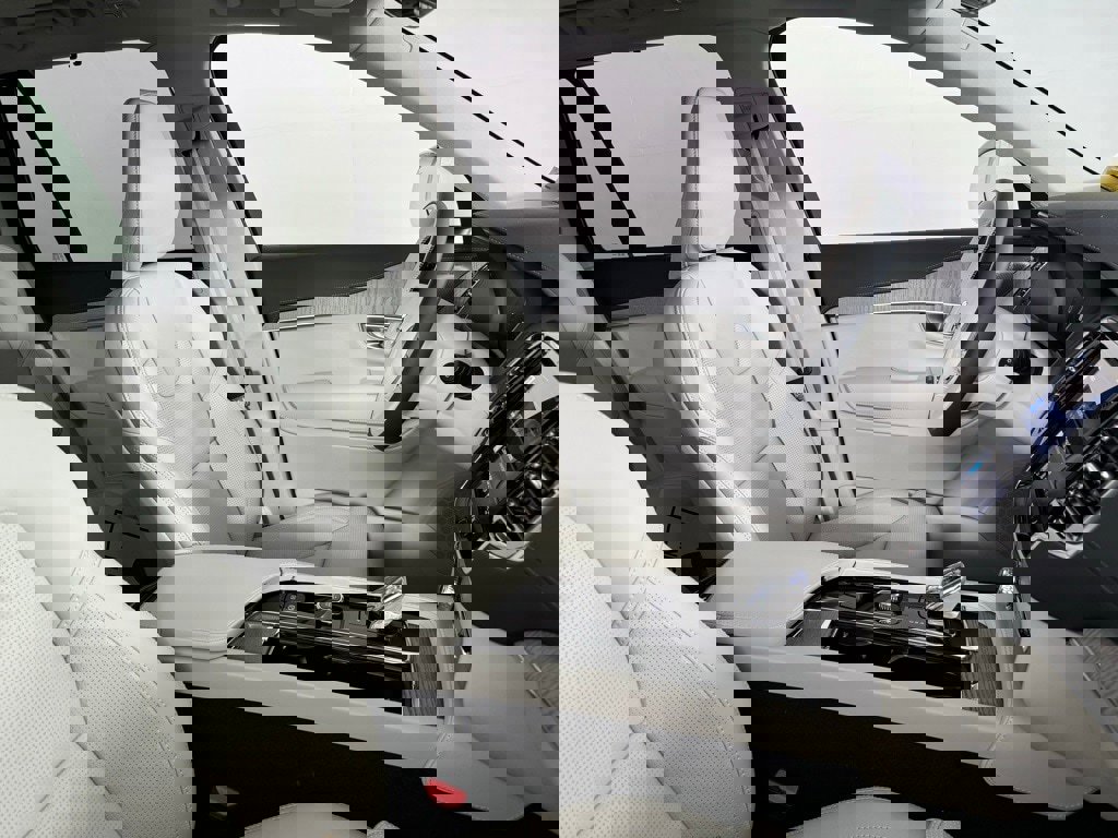 New 2025 Volvo XC90 B6 Plus w/ Protection Package Premier image 5