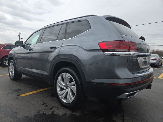 Used 2023 Volkswagen Atlas SE w/ Panoramic Sunroof Package image 5