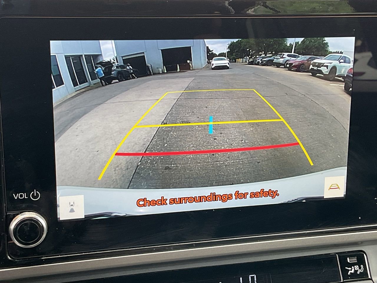 Used 2025 Toyota Camry SE image 31