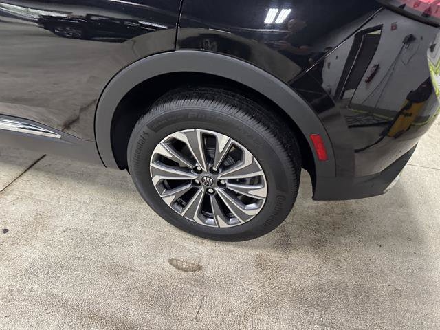 Certified 2024 Buick Envision Preferred AWD/4WD image 8
