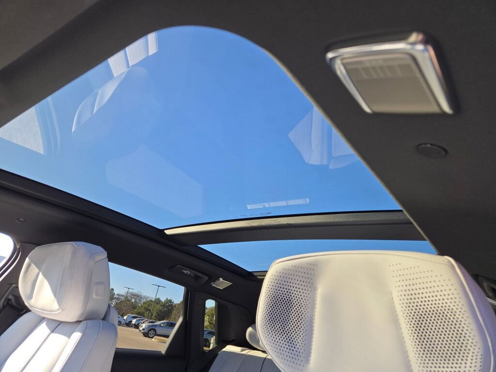 New 2026 Cadillac Lyriq Premium Luxury image 27