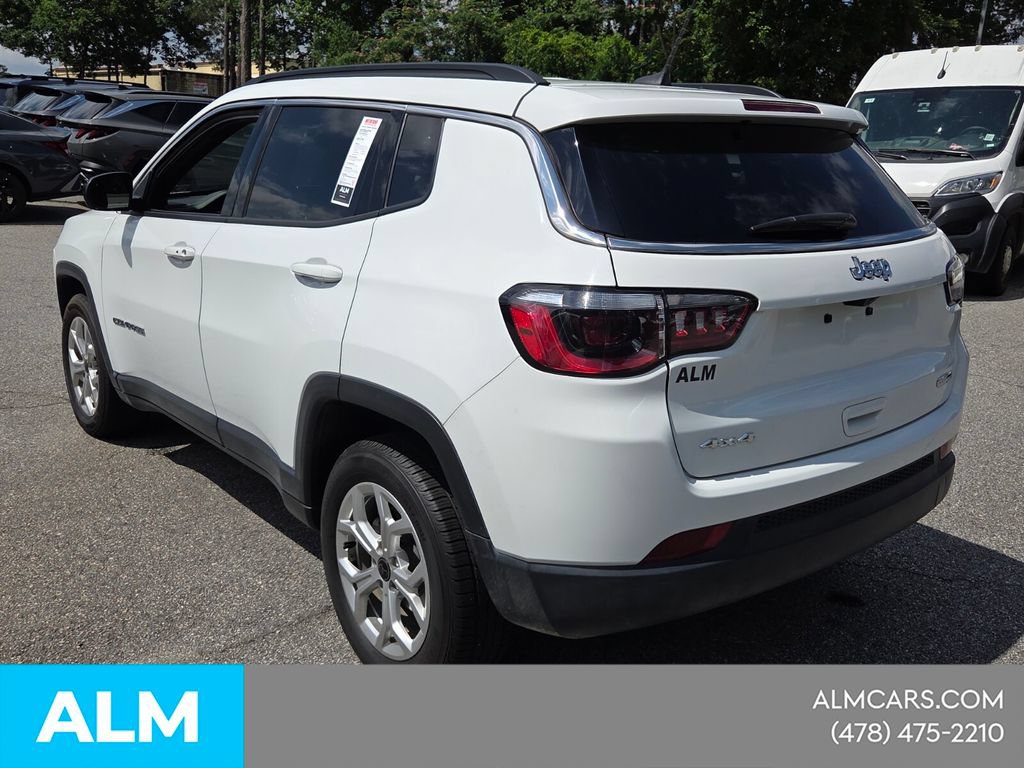 Used 2025 Jeep Compass Latitude AWD/4WD image 13